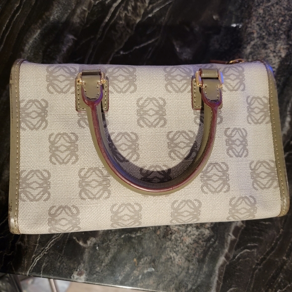 EUC Loewe Purse - Picture 3 of 6